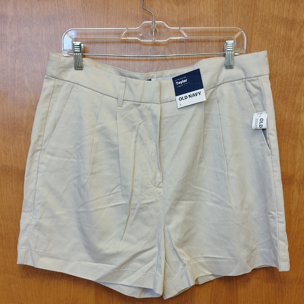 Old Navy Women's Taylor Extra High Rise Tan Shorts With Adjustable Waist